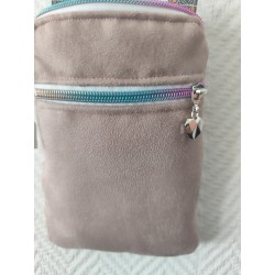 Pochette téléphone en suedine rose et imprimé fleuri pastel