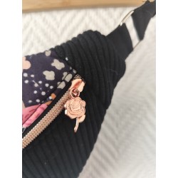 Sac banane xl velours noir et imprimé fleuri rose fond noir