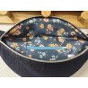 Sac banane en jean bleu foncé et doublure imprimé fleuri fond bleu