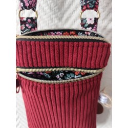 Pochette téléphone velours bordeau et imprimé fleuri fond noir