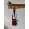 Pochette téléphone velours bordeau et imprimé fleuri fond noir