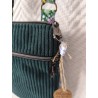 Pochette téléphone velours vert sapin doublure fleurie fond vert