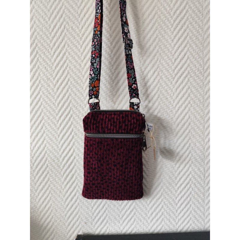 Pochette téléphone velours grenat à pois noir et imprimé fleuri fond noir
