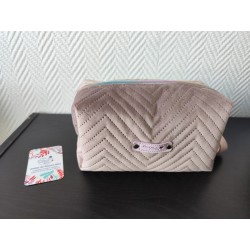 Trousse de toilette en velours matelassé rose parme tout doux  avec poignée