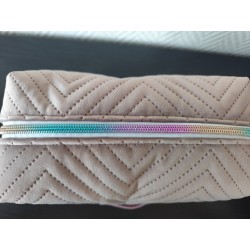 Trousse de toilette en velours matelassé rose parme tout doux  avec poignée