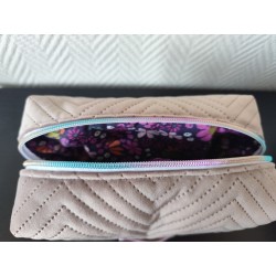 Trousse de toilette en velours matelassé rose parme tout doux  avec poignée