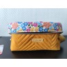 Trousse de toilette en velours matelassé jaune d'or tout doux  avec poignée et fermeture argentée
