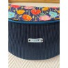 Sac banane xl velours bleu marine et imprimé fleuri fond marine