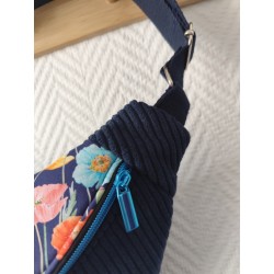 Sac banane xl velours bleu marine et imprimé fleuri fond marine