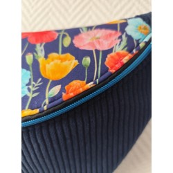 Sac banane xl velours bleu marine et imprimé fleuri fond marine