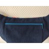 Sac banane xl velours bleu marine et imprimé fleuri fond marine