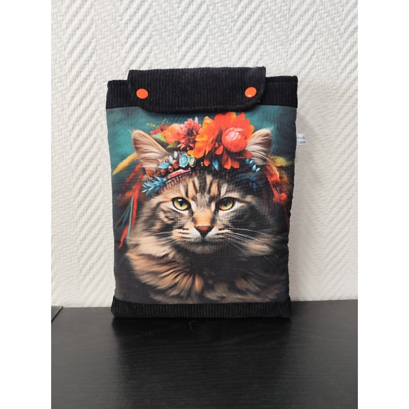 Pochette à livre molletonnée imprimé chat avec couronne de fleurs