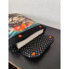 Pochette à livre molletonnée imprimé chat avec couronne de fleurs